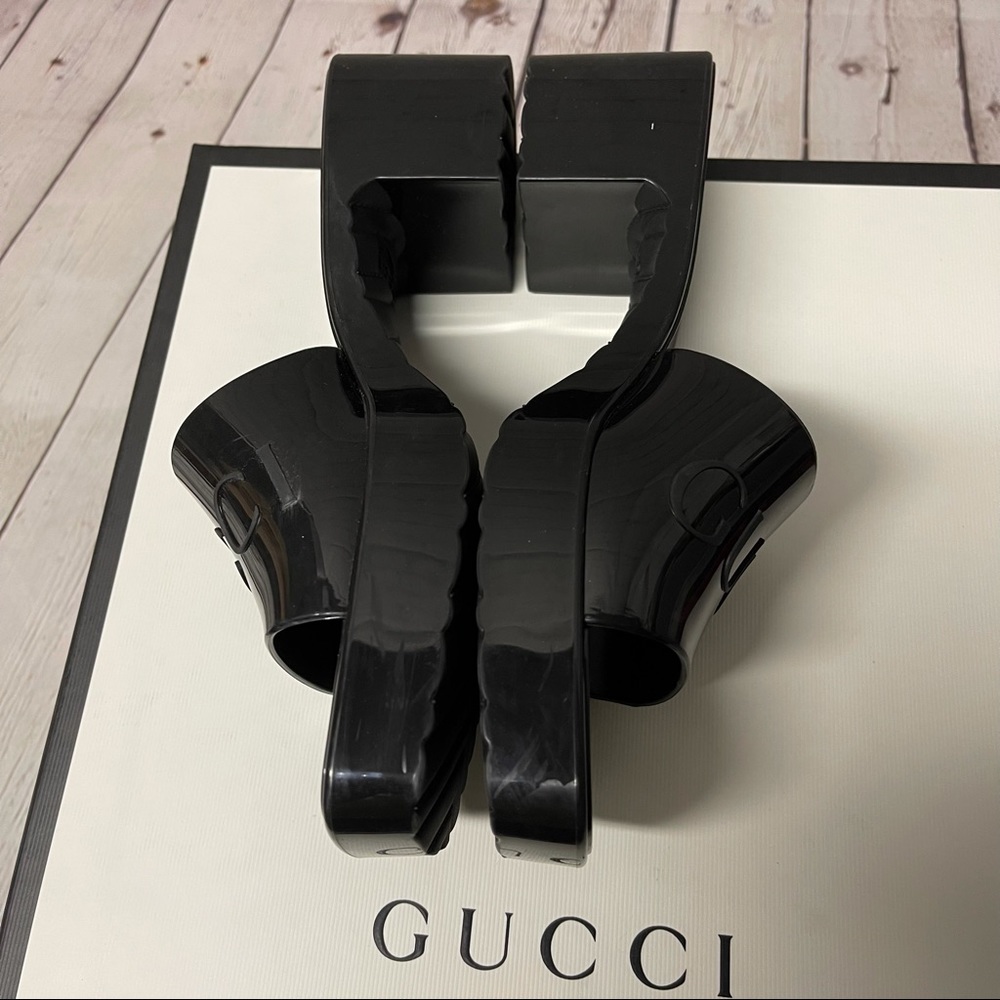 Gucci rubber slide sandals - Picture 4 of 11